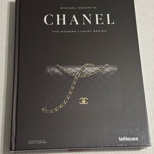 CHANEL Black Luxury Book-“Luxury must be comfortable,otherwise it is not luxury”